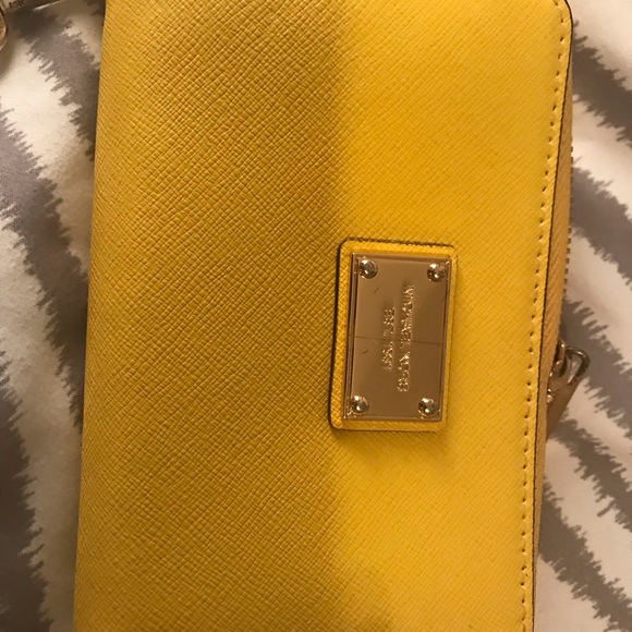Michael Kors Wristlet/Wallet - Picture 4 of 8